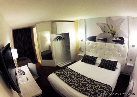 Logis - Hotel & Restaurant Des Lacs Paris Sud Viry-Châtillon Habitación foto